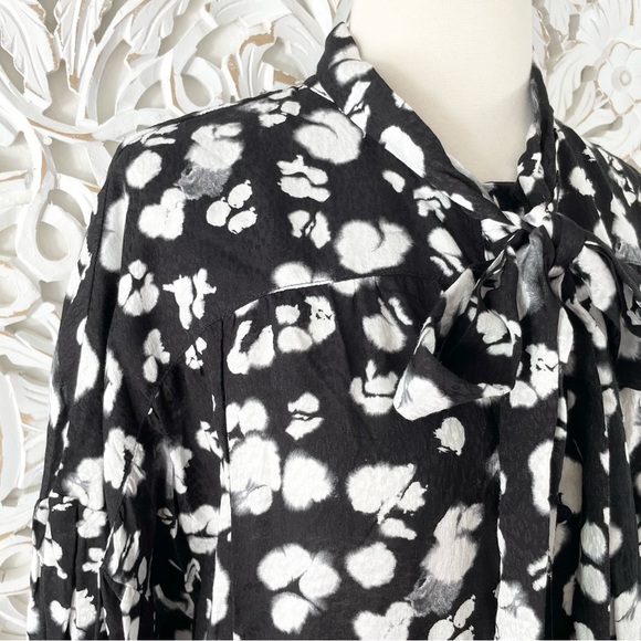 {Ted Baker London} Wilmy Longline Printed High-Neck Bow Midi Dress, Size 4-6(US) - Picture 4 of 10